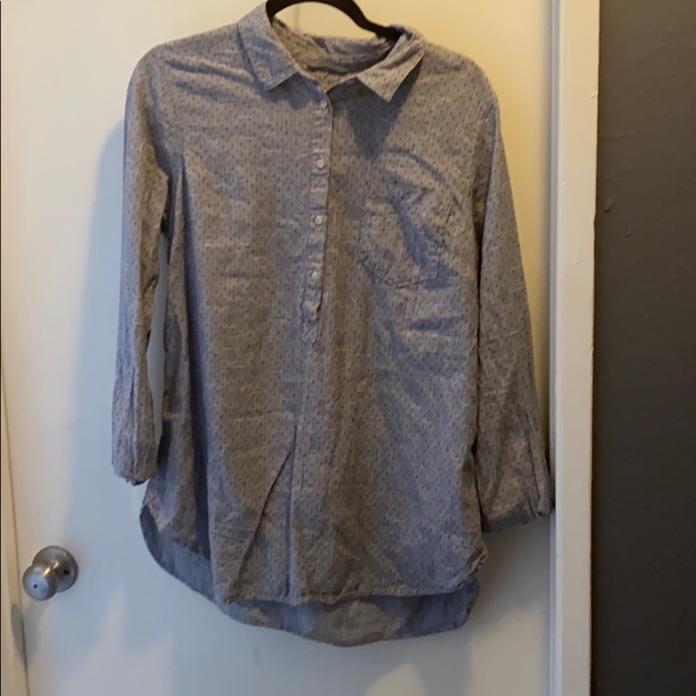 Cute button down for work or play🔥🔥🔥